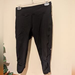 Lululemon Black Cropped Leggings Size 6 Back Zip Pocket